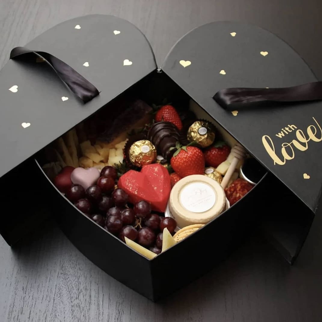328037713_3218766388340838_5400277363704456405_n Fun Valentine's Day box from Janna Kay